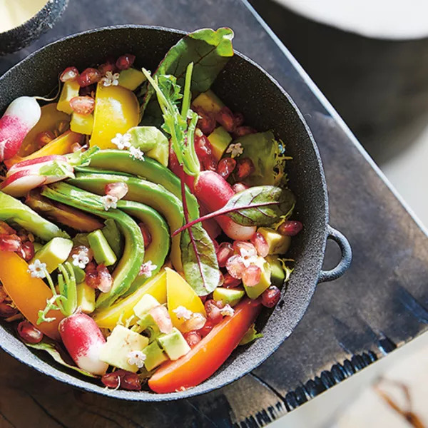 Salade à la vinaigrette à l'huile d'avocat