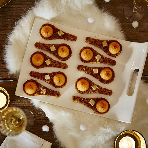 Crèmes brûlées à la carotte servies à la cuillère