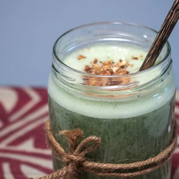 Smoothie brûle-graisse banane et chou kale