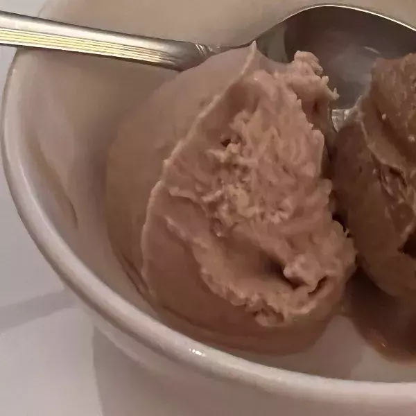 Glace praliné noisette aux noisettes torréfiées