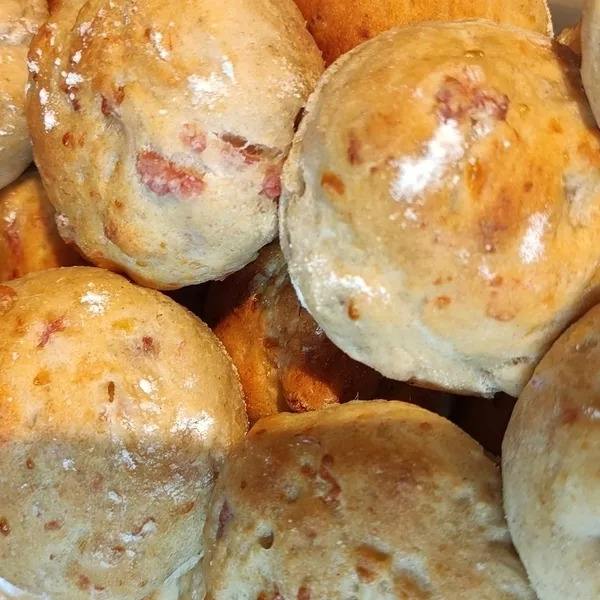 Petits pains lardons et gruyère