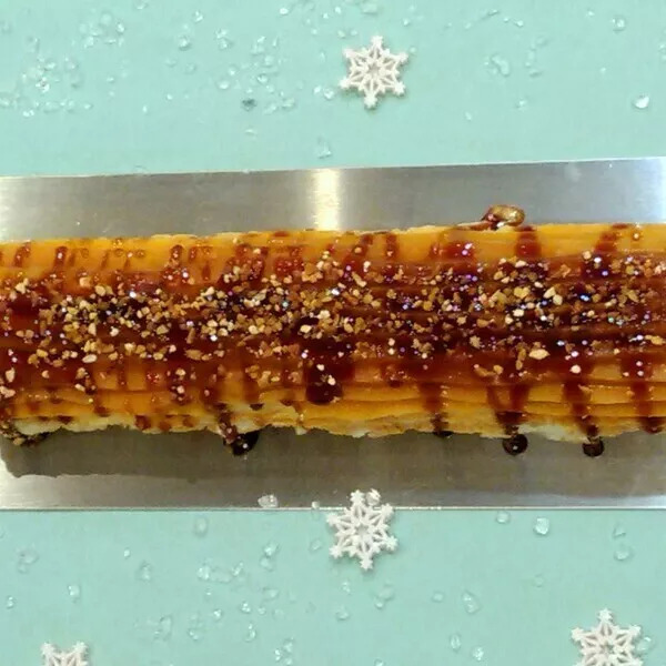 Bûche glacée à la vanille caramélisée et meringuée