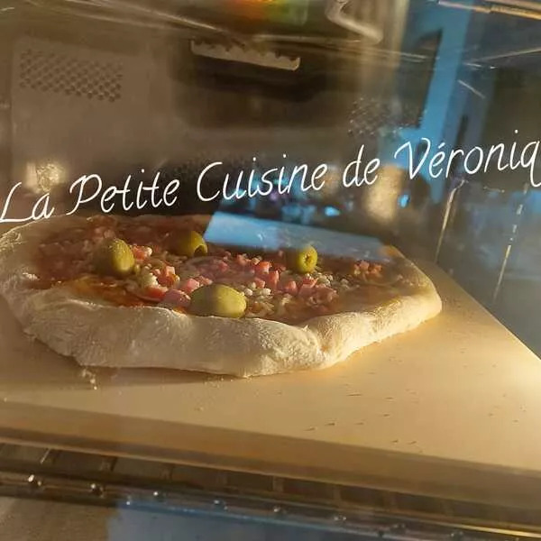 Ma Pizza maison cuite  sur pierre