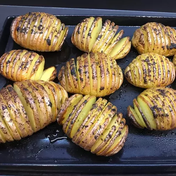 Pommes de terre en éventail 