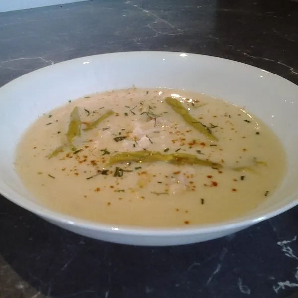 Velouté aux asperges et au crabe