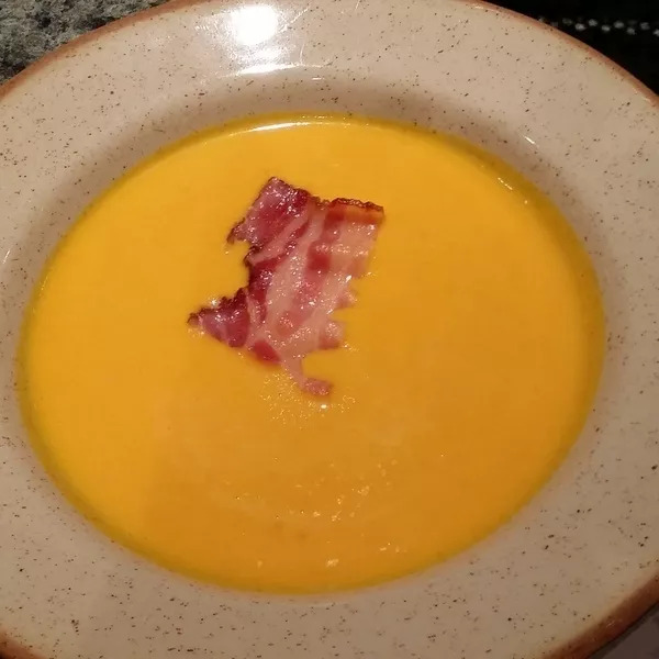 Velouté de potimarron aux lardons