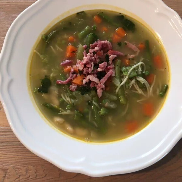 Bouillon aux 5 légumes , lardons et vermicelles