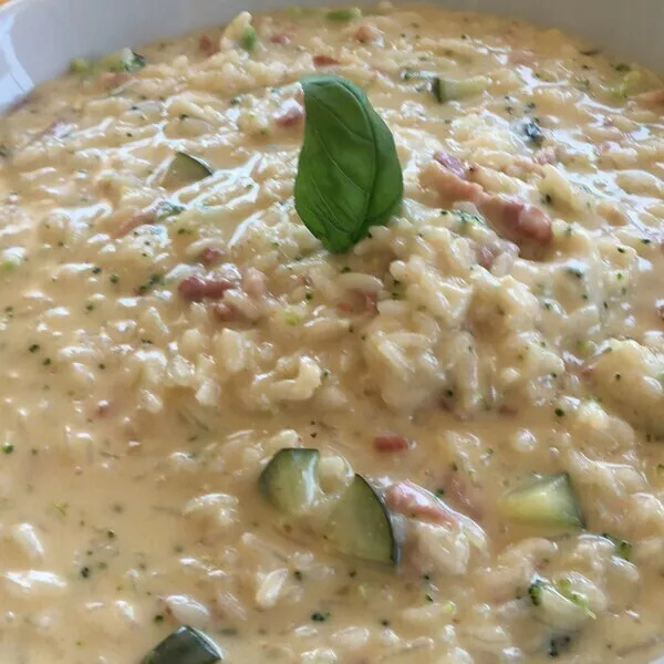 RISOTTO aux lardons, courgette et brocolis