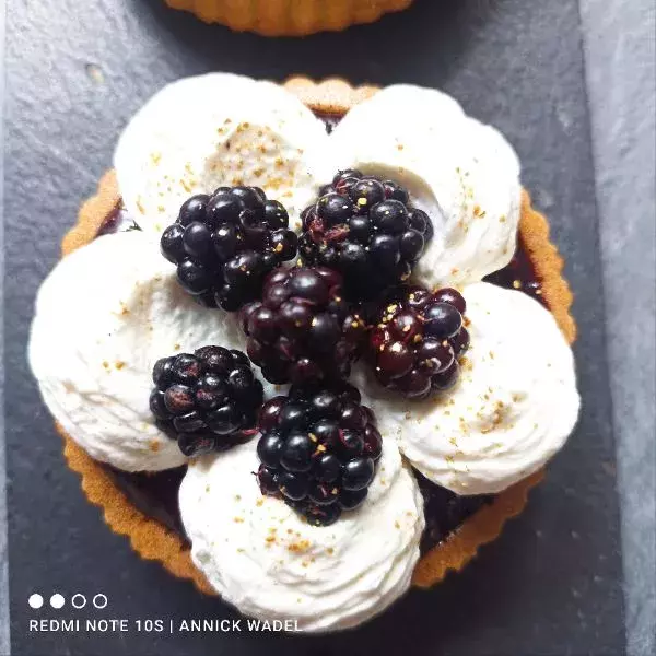 Tartelettes fleurs de mûres