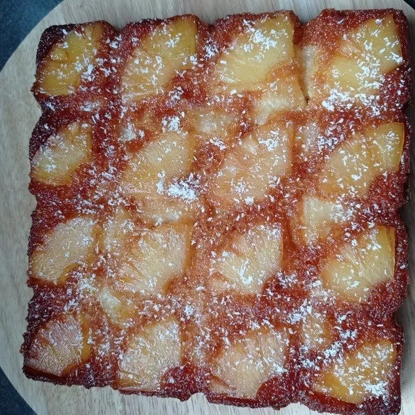 Gâteau renversé à l'ananas et noix de coco 