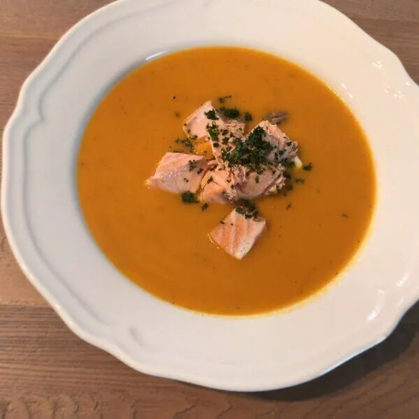 Potage Carottes et lait de coco au saumon