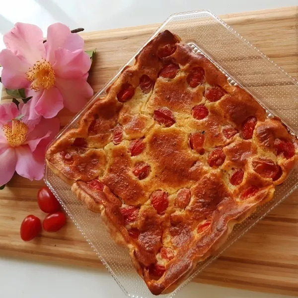 Clafoutis aux tomates cerise et au basilic