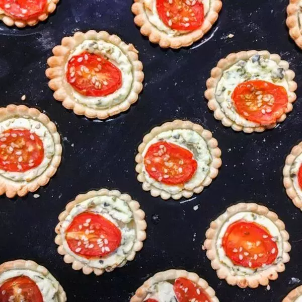 Mini tartelettes aux tomates cerises