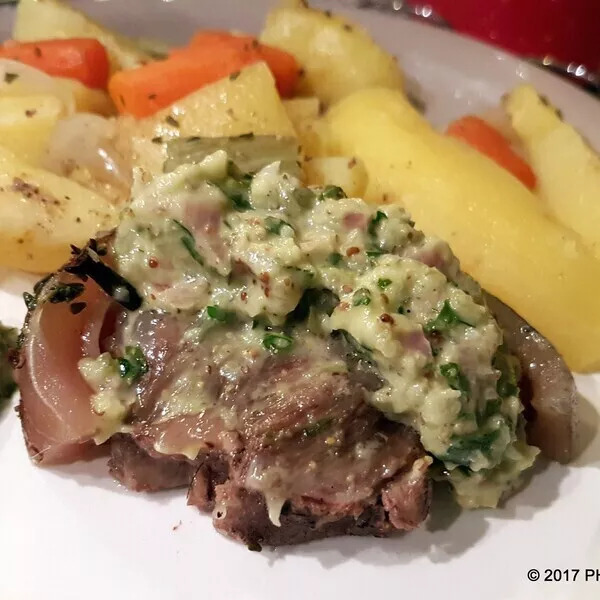 Tête de veau à la vapeur et ses légumes