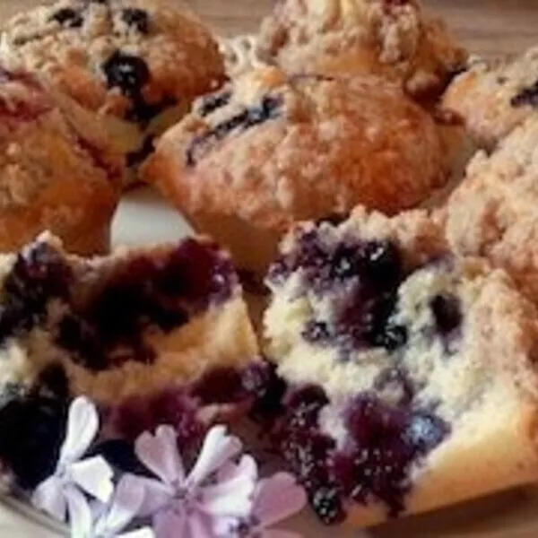 Muffins aux myrtilles et crumble cannelle comme chez Starbucks