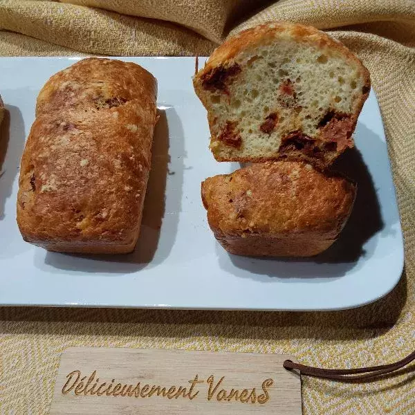 CAKE TOMATE ET PARMESAN