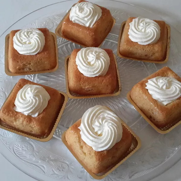 Savarins carrés  à la chantilly