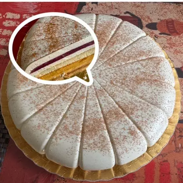 Entremets poires framboises