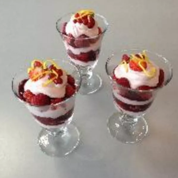 Mousse à la fraise et aux fruits rouges avec icookin TA 923097