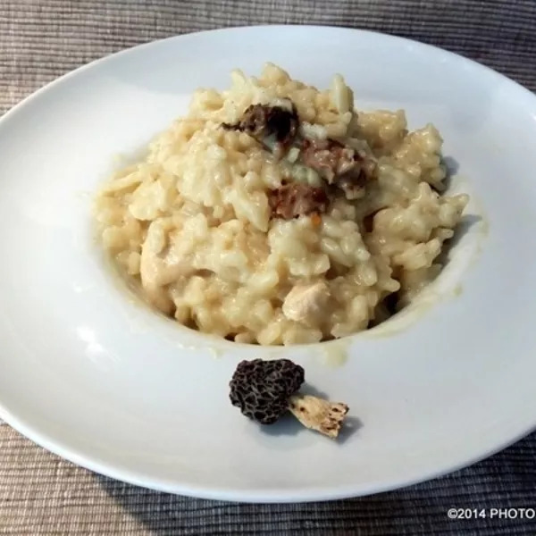 Risotto au poulet, au vin blanc et aux morilles