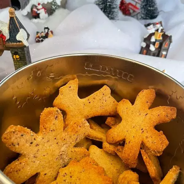 Petits sablés de noël à la noisette 