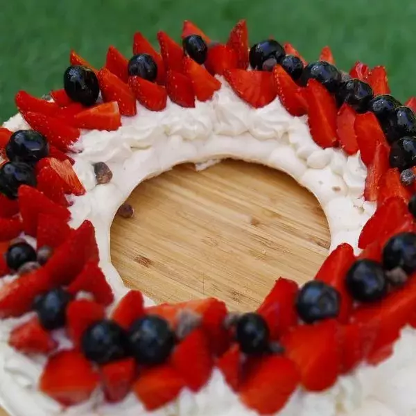 Pavlova fraises myrtilles