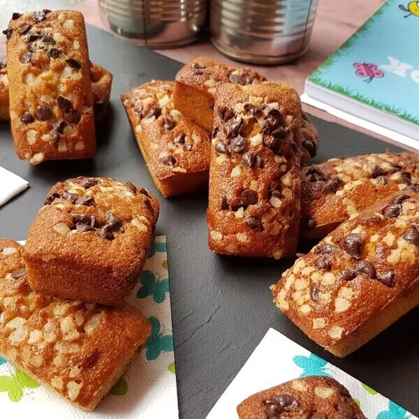 Mini-cakes à la banane et pépites de chocolat