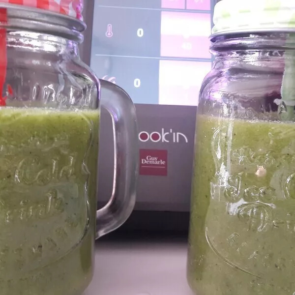 Green Smoothie (ananas, kiwi, épinard)