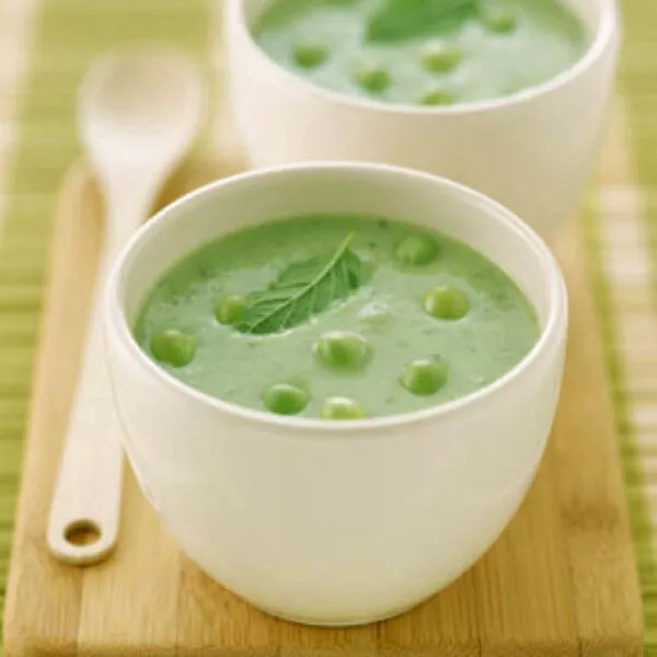 Gaspacho petits pois, chèvre et menthe