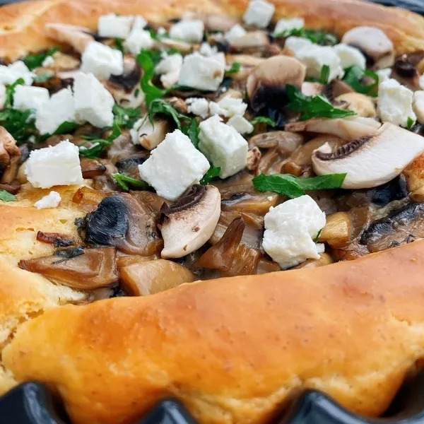 Tarte briochée aux champignons et fromage