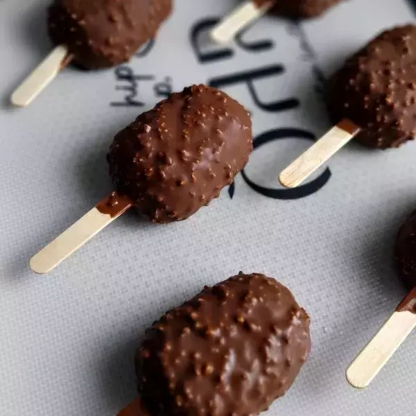 Glaces amandes caramel