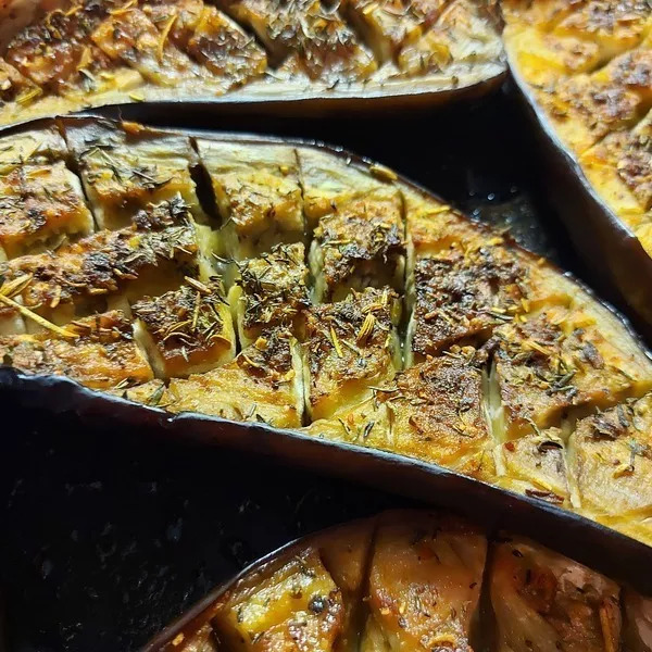 Aubergines grillées aux épices ensoleillées 