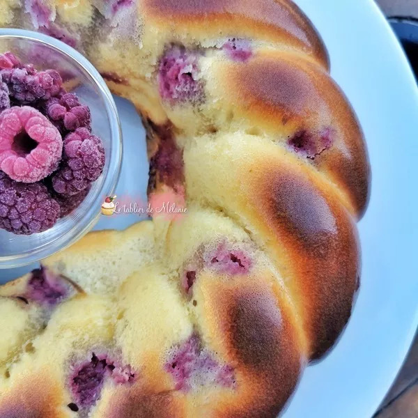 Couronne lait concentré sucré, framboises