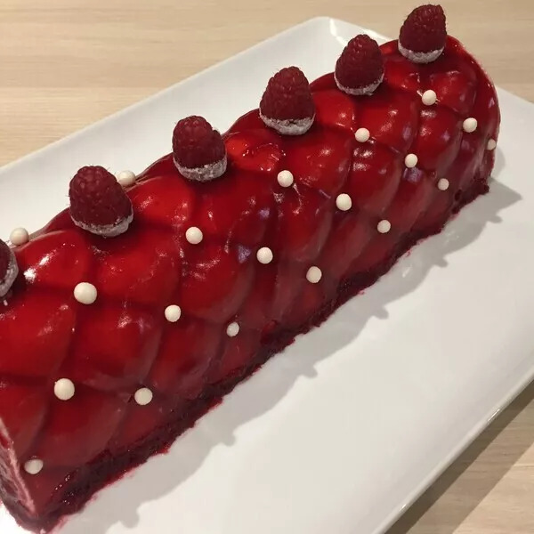 Bûche chocolat blanc /Framboise