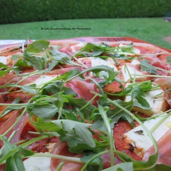 Pizza chèvre, jambon cru, à IG bas