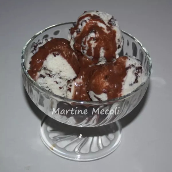 Coupe glacée alla stracciatella et sa sauce fudge