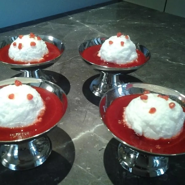 Ile flottante aux framboises