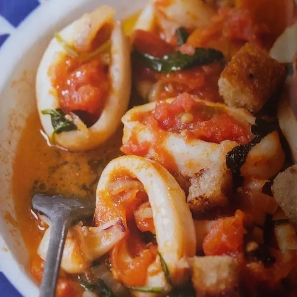 Calamars sauce tomate aux épinards 