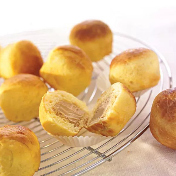 Petites Brioches à la Mousse de Foie