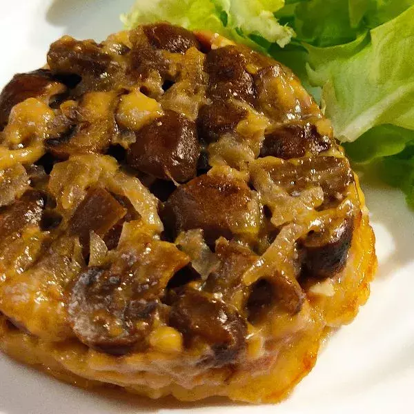 Tourte champignons, jambon et Pont l'Évêque AOP