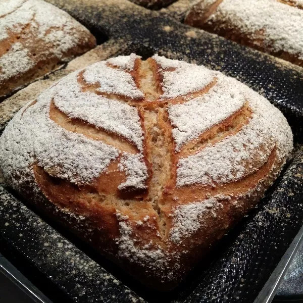 Petits pains de seigle aux zestes de citron 