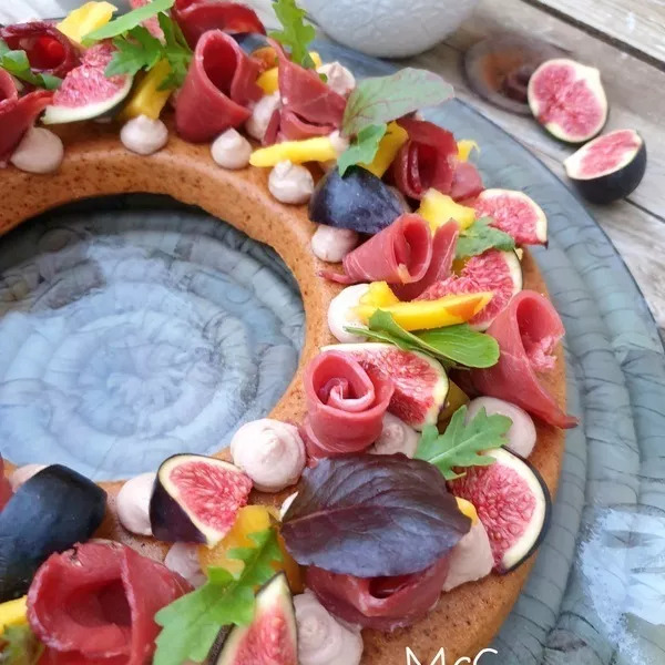 Couronne pain d'épices - magret - foie gras et figues 