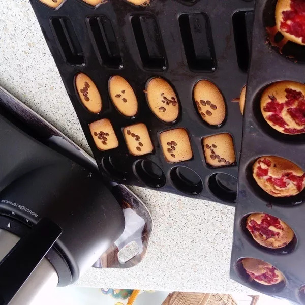 Financiers framboises du jardin et chocolat