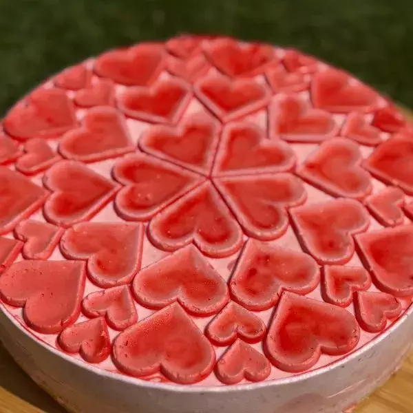 Mousse  fraise sur fond de génoise