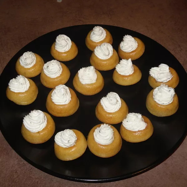 Mini Savarins Crème de Boursin