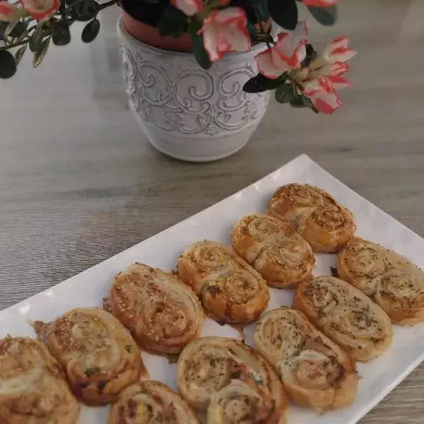 Feuilletés palmiers au fromage frais et jambon de dinde