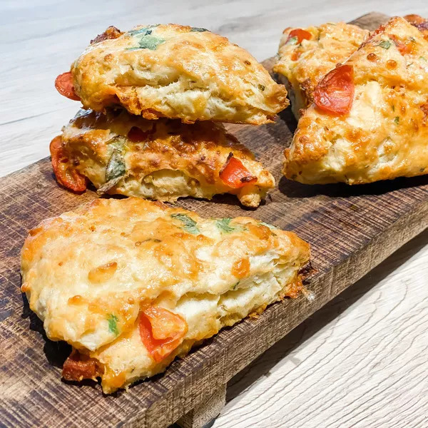 Pizza scones