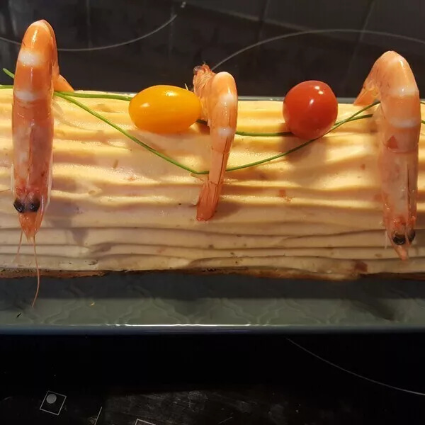 Bûche aux deux saumons et aux crevettes