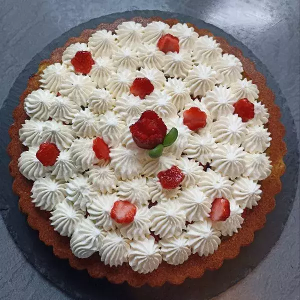 Tarte renversée fraise rhubarbe basilic