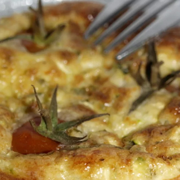 Clafoutis à la courgette et tomates cerises